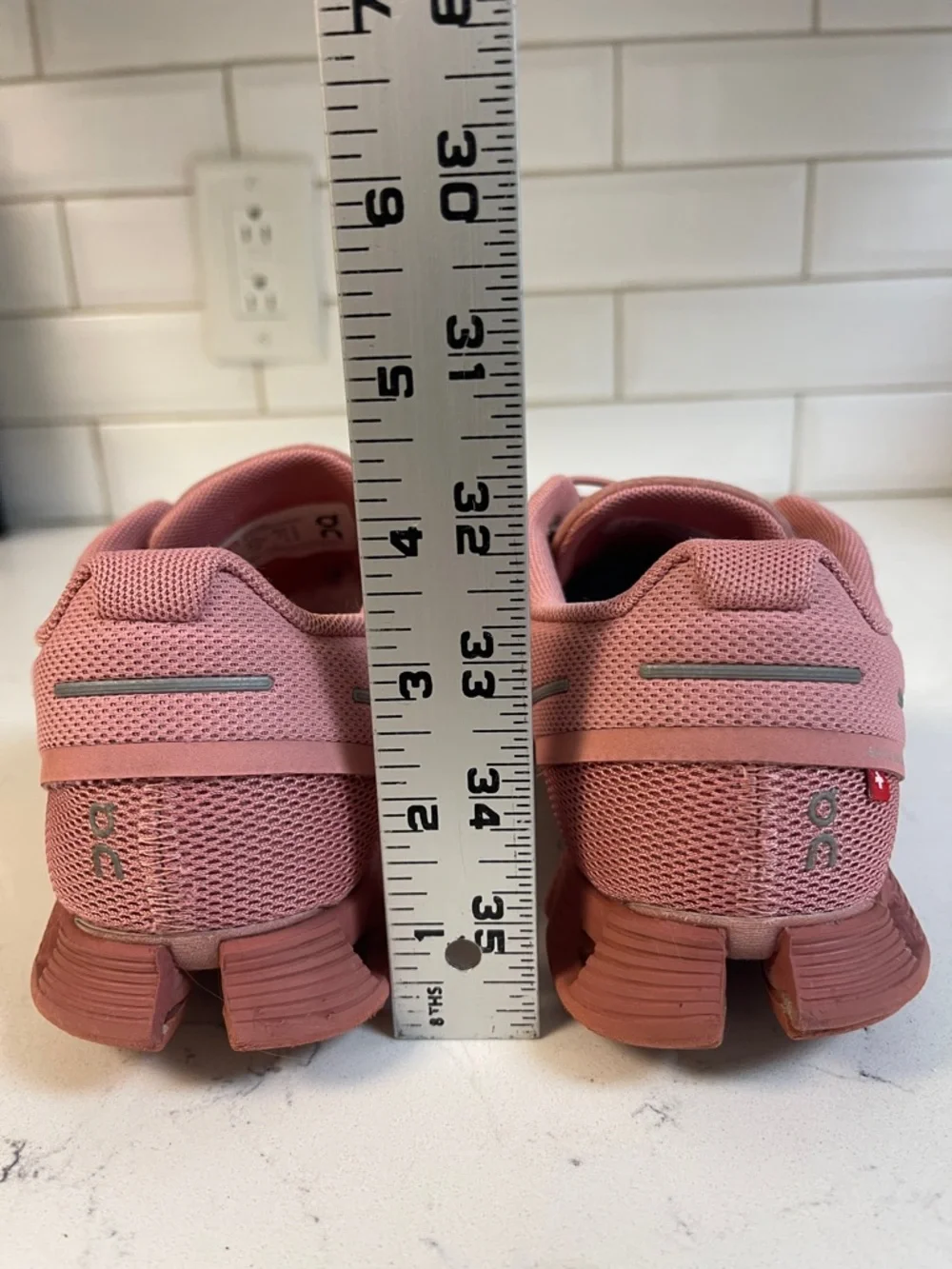 Shoes Running ON Cloud Monochrome Women’s Size 6.5 - Picture 4 of 17